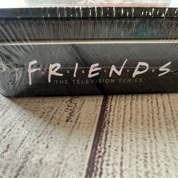 NWOT Friends Special Edition Playing Card Set – Sealed Tin – Small Hole in Wrap - Picture 4 of 6